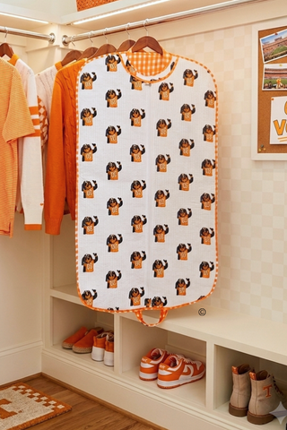 ETA 7/30-8/13 Smokey's Tailgate Garment Bag©