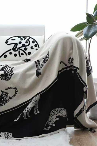 ETA 1/20 - Black and Ivory Cheetah Luxury Blanket