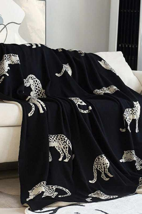 ETA 1/20 - Black and Ivory Cheetah Luxury Blanket