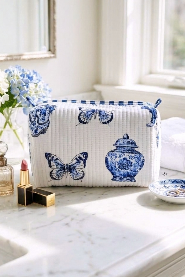 ETA 11/10-12/1 Sundays in Savannah Cosmetic Bag