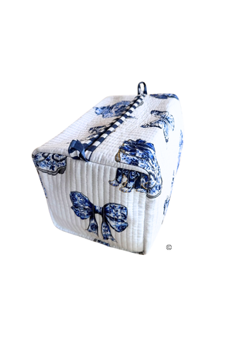 ETA 11/10-12/1 Sundays in Savannah Cosmetic Bag
